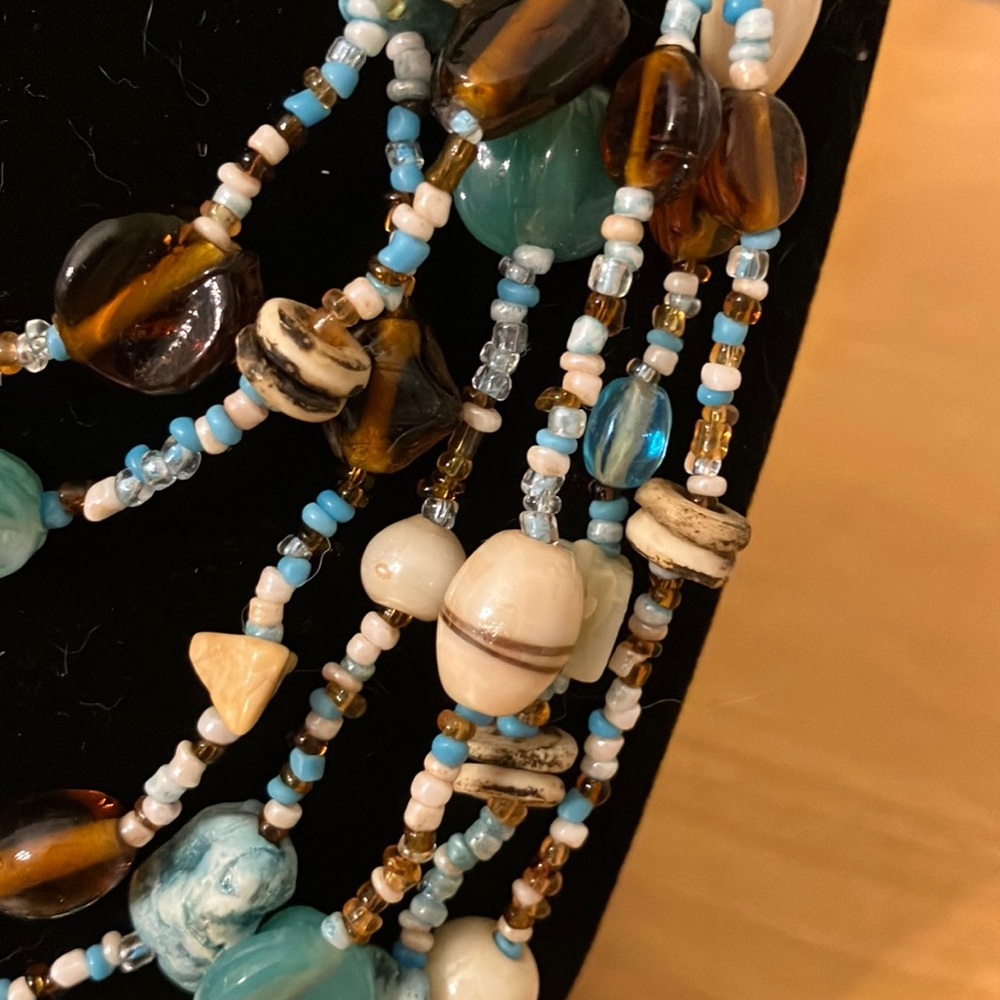 Multicolor Beaded Necklace - Picture 4 of 9